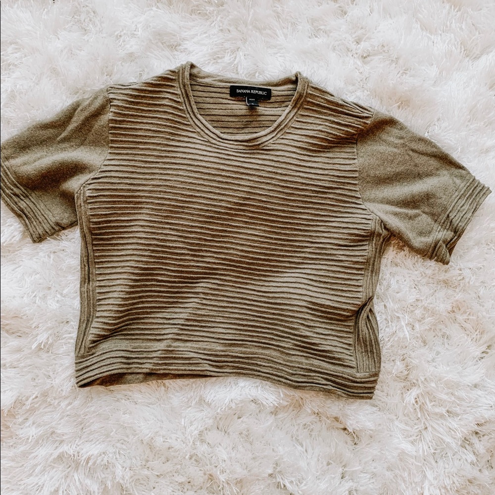Banana Republic Green crop top